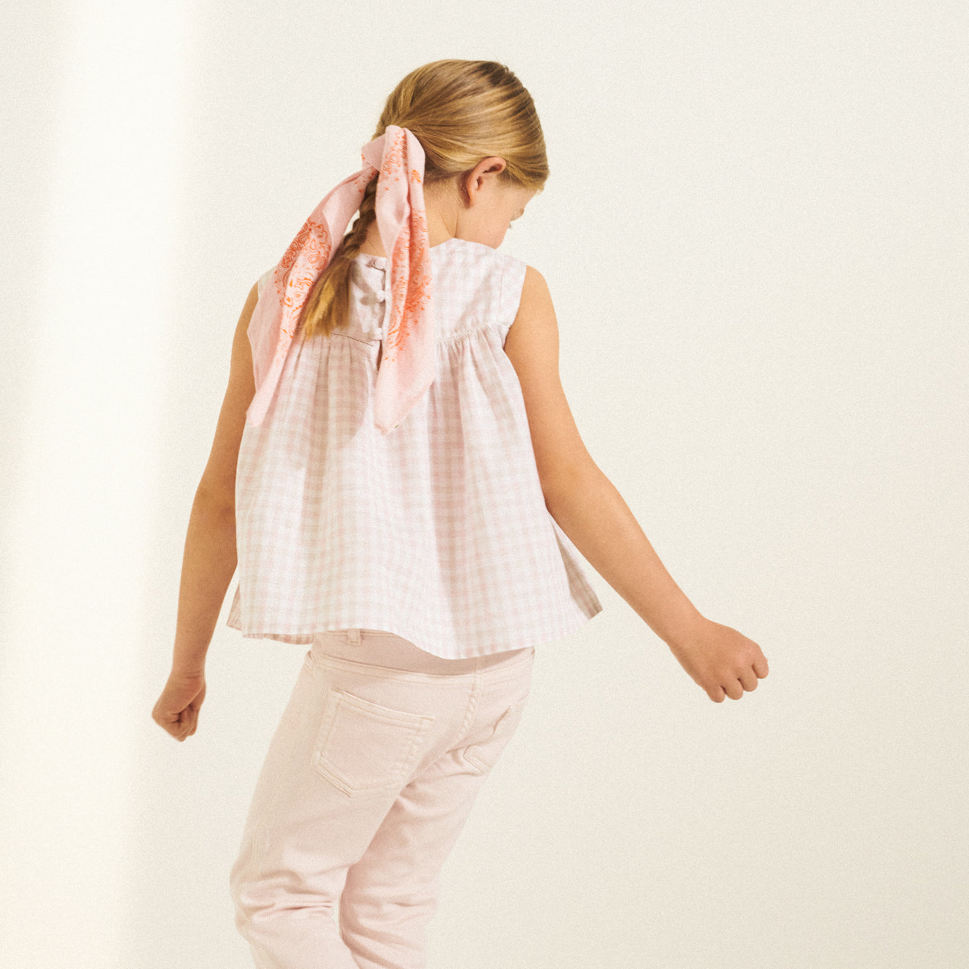 look fille été 2022 blouse vichy rose et chouchou rose bonpoint
