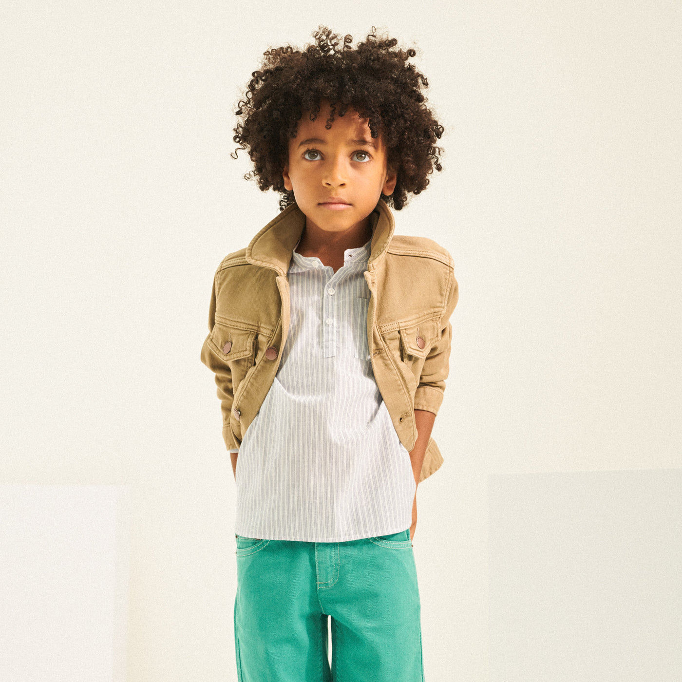 Look garçon été 2022 veste en jeans chemise et short bonpoint