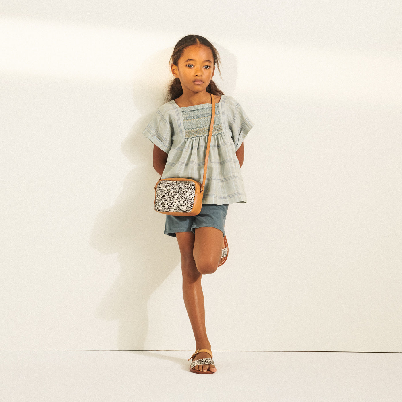 look fille blouse smockée et sac bonpoint