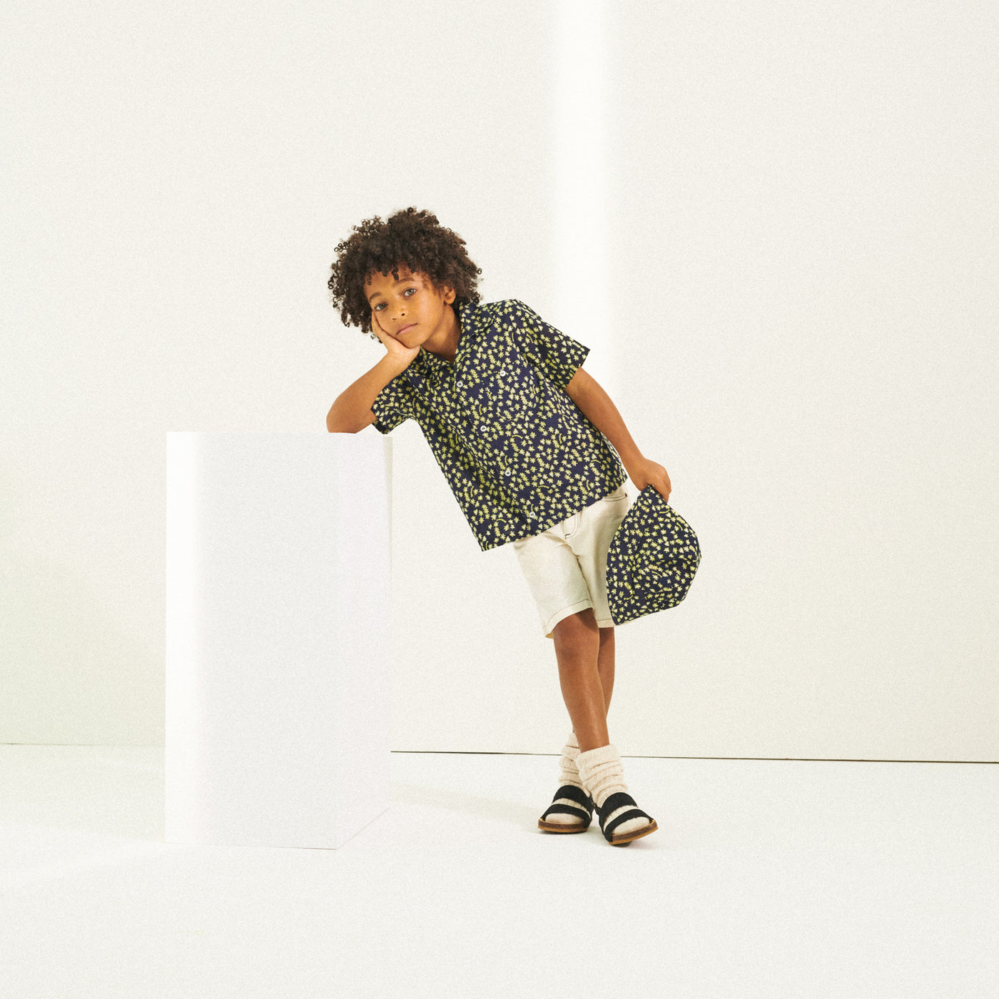 look porté garçon été 2022 chemise et bob imprimés bonpoint