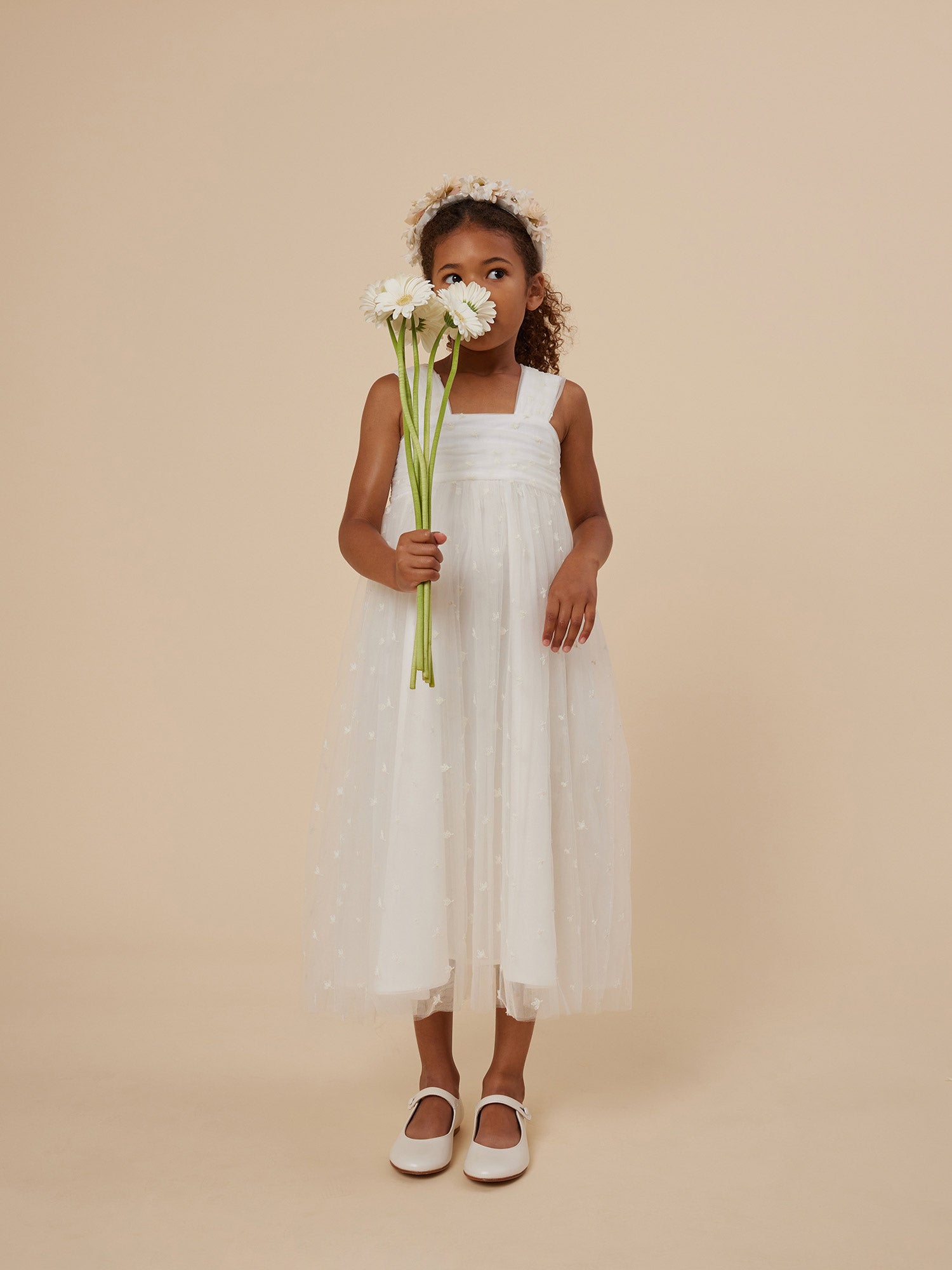 Look fille ete 2024 robe en tulle brode Bonpoint