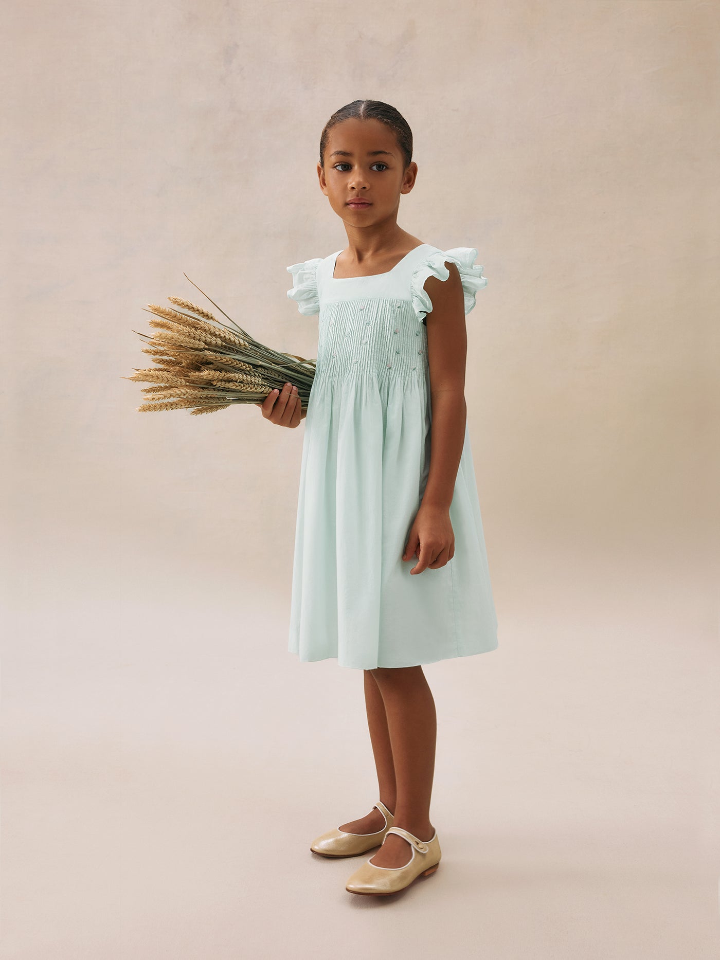 Look fille été 2025 Robe habillée bleue