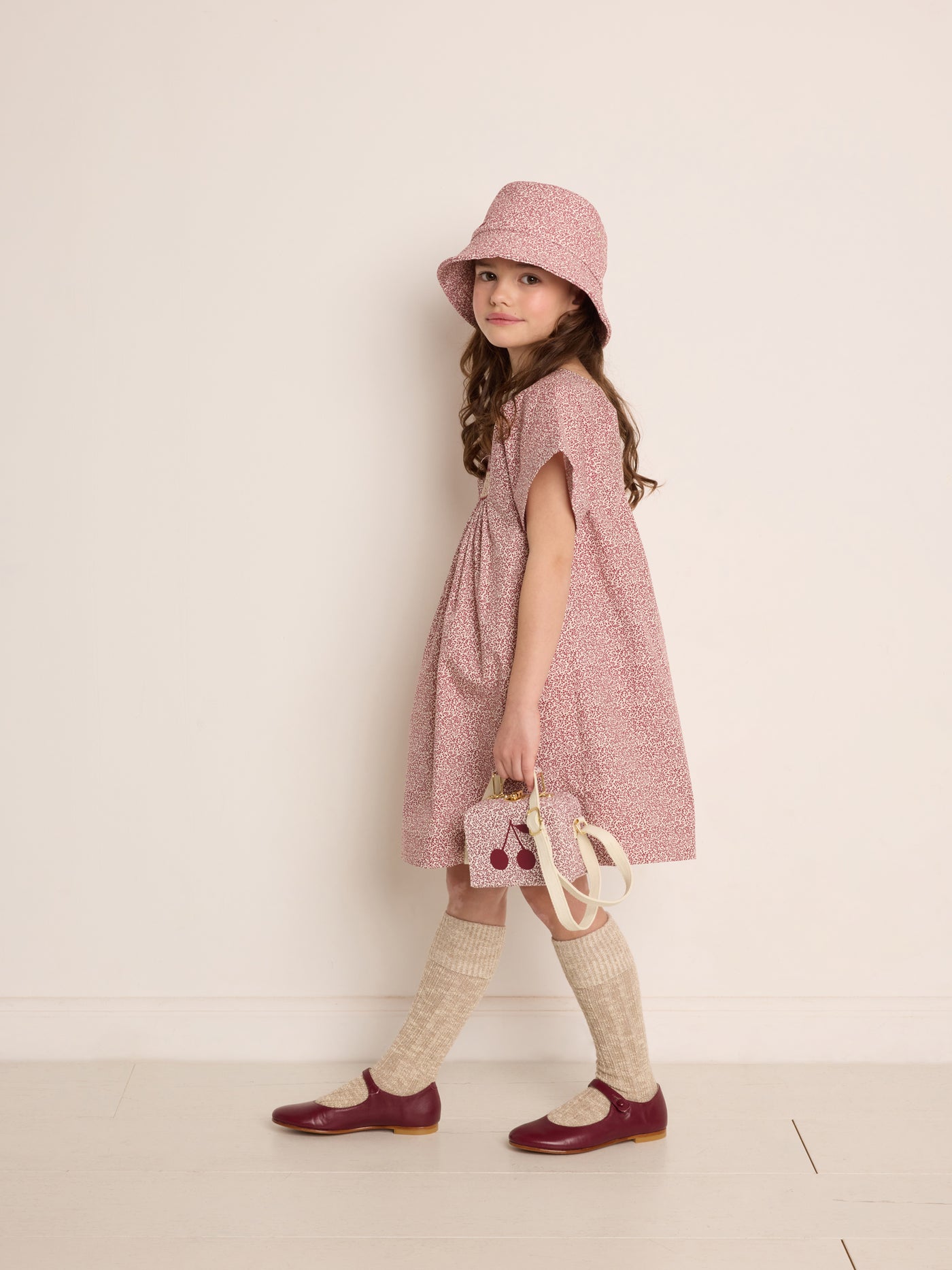Look fille hiver 2023 robe smockee